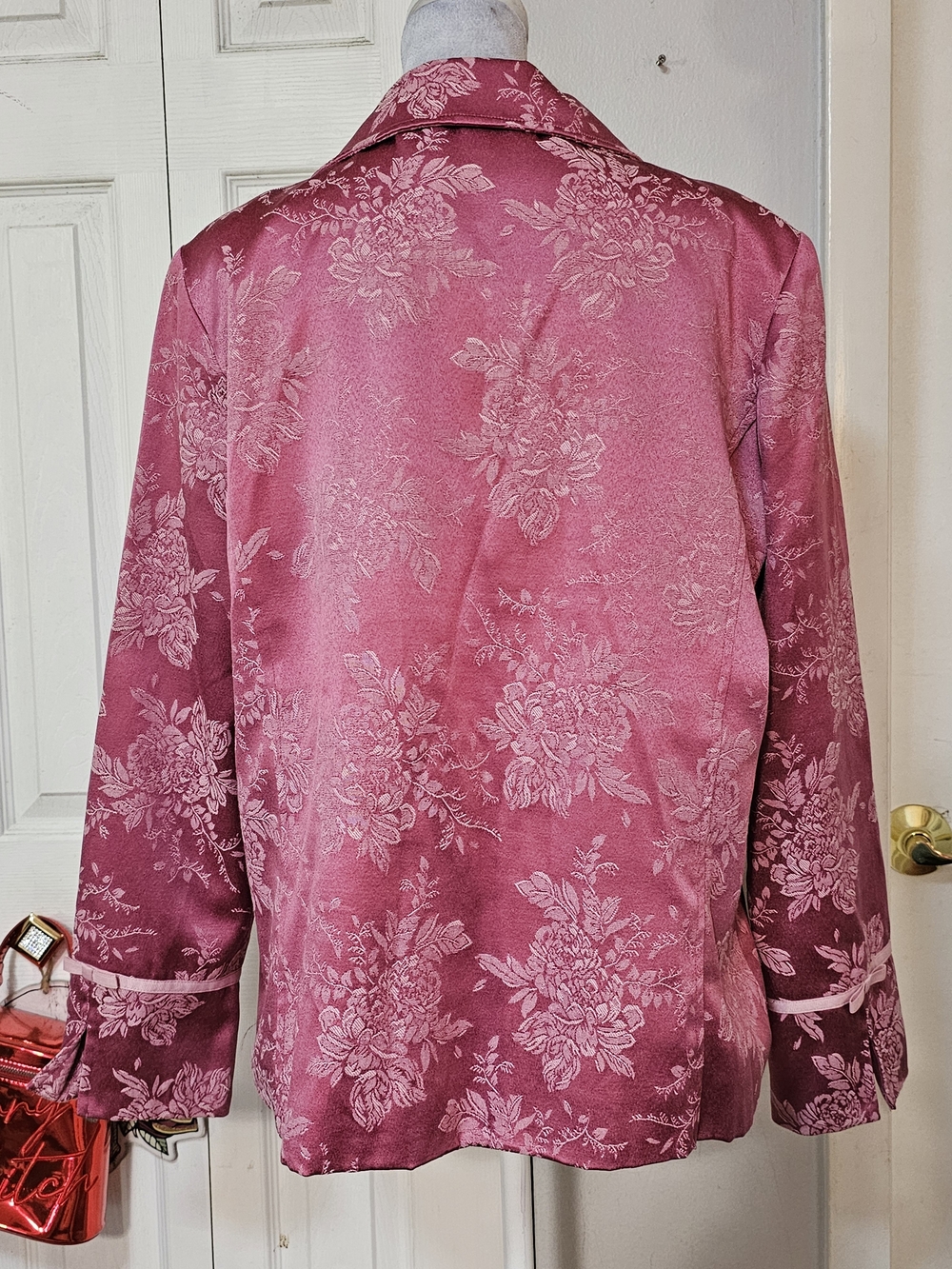 Susan Graver Pink Floral Satin Blazer - Picture 6 of 7